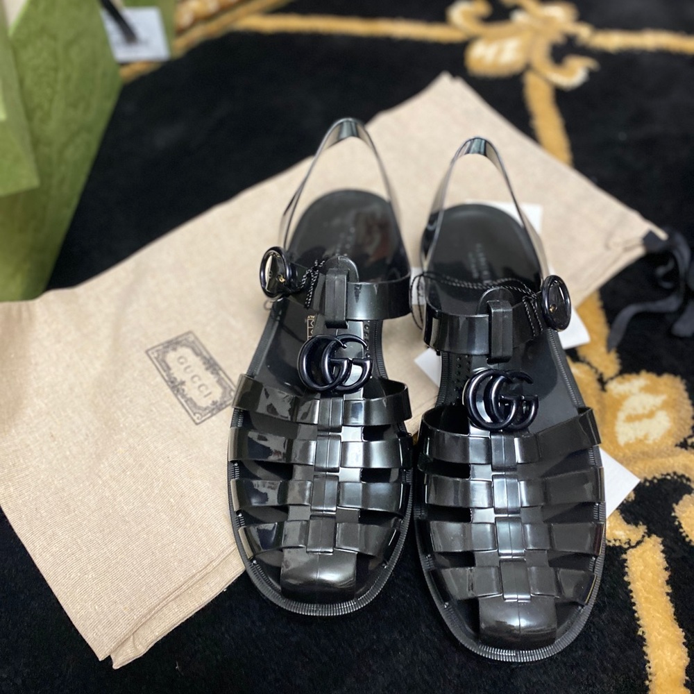 NEW AUTH Gucci 674132 BLACK RUBBER SHINY SANDALS SHOES FISHERMANS